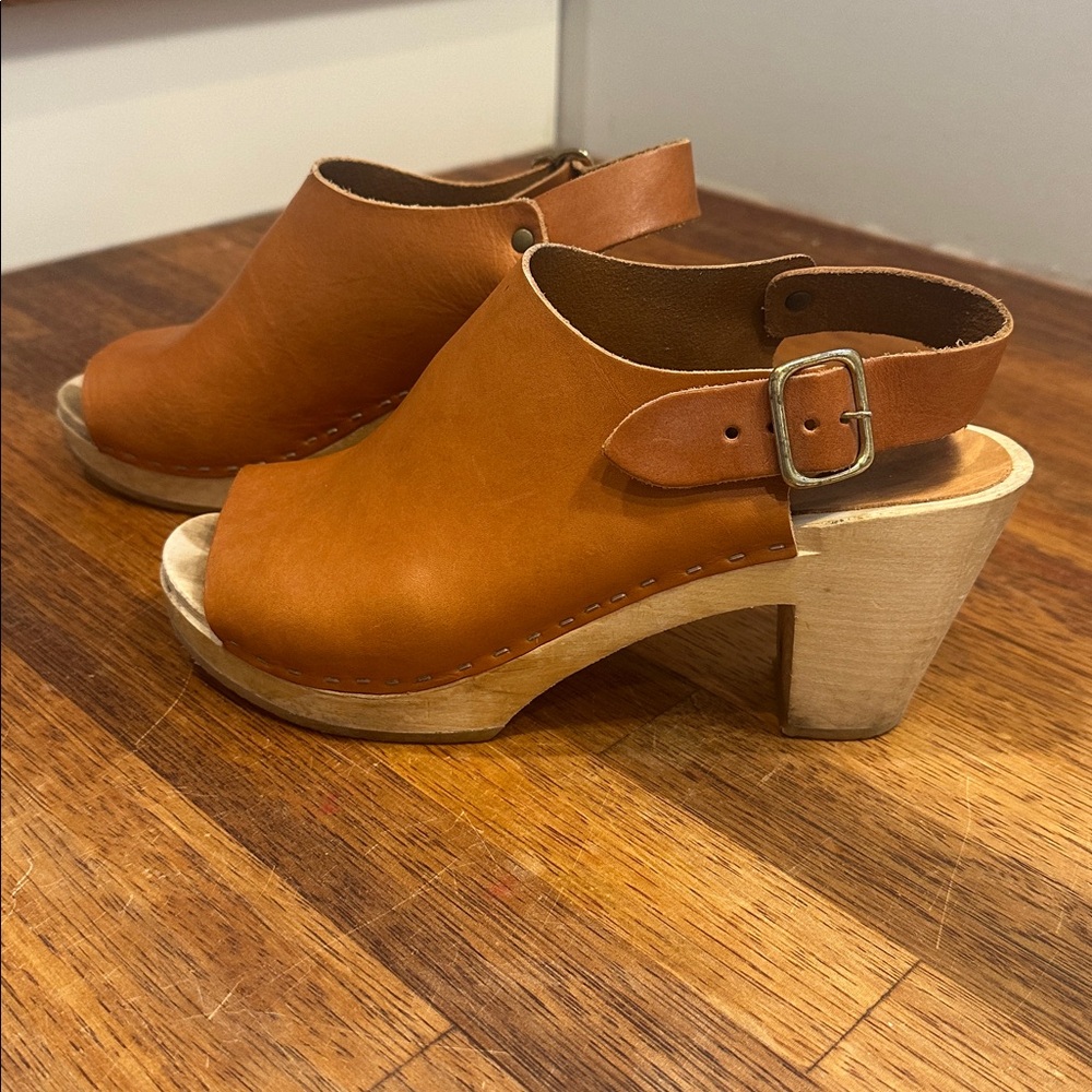 Bryr Brown Leather Peep Toe Clogs, size 38